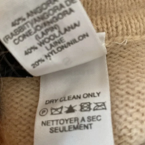 In excellent condition Theory size S/P Angora wool blend top, very soft - Picture 11 of 11